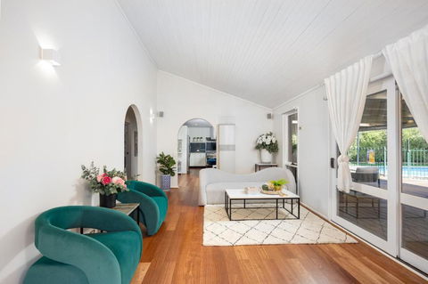 Shine Carrum Down - Family Oasis With Heated Pool - VIC Tourism 0