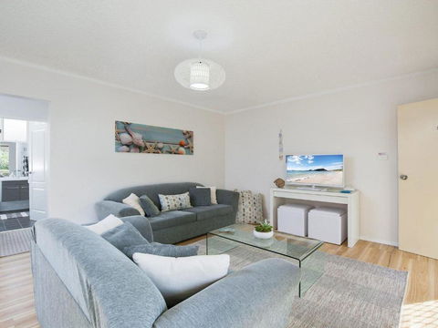 Shoal Court 2 Fabulous Location With Water Views - VIC Tourism 1