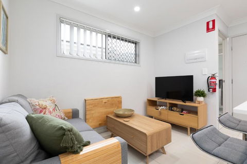 Smart Suites Self Check-in Apartments - W Freney - VIC Tourism 2