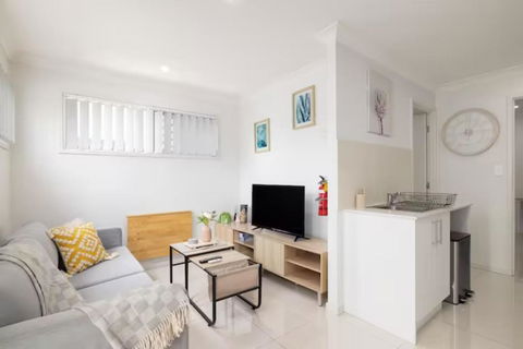 Smart Suites Self Check-in Apartments - S Freney - VIC Tourism 3