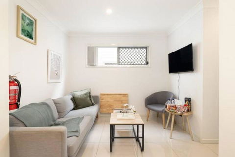 Smart Suites Self Check-in Apartments - S Freney - VIC Tourism 1