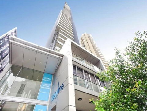 SK1 - 2 Level 2 Bedroom Skyline SkyHome - VIC Tourism 0