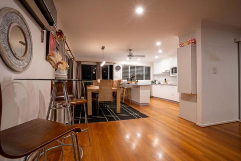 Shoal Bay Riggers - 7 Rigney St, Shoal Bay - VIC Tourism 2