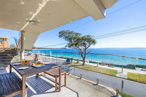 Shoal Towers, 6 -11 Shoal Bay Rd - Air Conditiong - Wifi - Stunning Water Views & Perfect Location - VIC Tourism 3