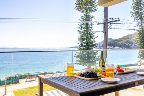 Shoal Towers, 6 -11 Shoal Bay Rd - Air Conditiong - Wifi - Stunning Water Views & Perfect Location - VIC Tourism 1