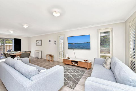 Shoal Landing Retreat - VIC Tourism 0