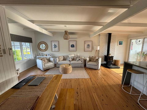 Shoaly House And Shoaly House Cottage - Perfect For Multiple Families & Wedding Groups - VIC Tourism 3