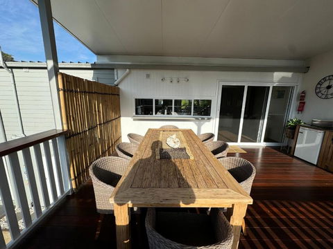 Shoaly House - A Spacious Oasis - VIC Tourism 3