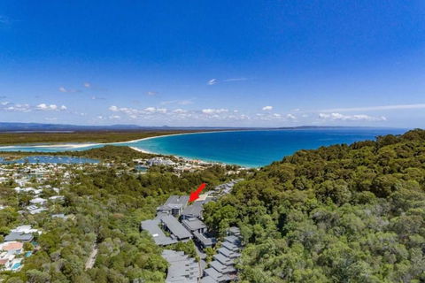 Short Stroll To Main Beach 9212 - VIC Tourism 0