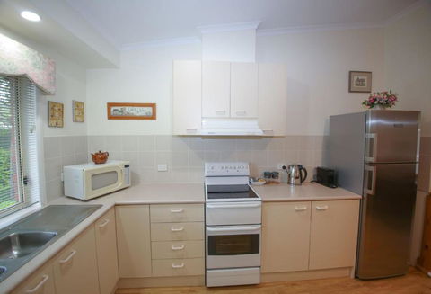 Silver Birches Holiday Village - Unit 5 - VIC Tourism 3
