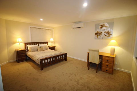 Silver House - Melbourne Airport Accommodation - VIC Tourism 0