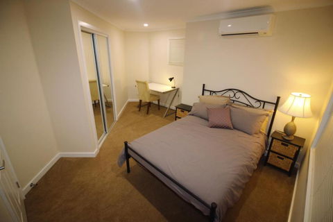 Silver House - Melbourne Airport Accommodation - VIC Tourism 1