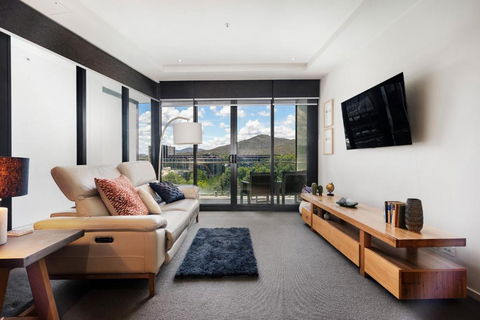Sky High Views In The Heart Of Canberra - VIC Tourism 1