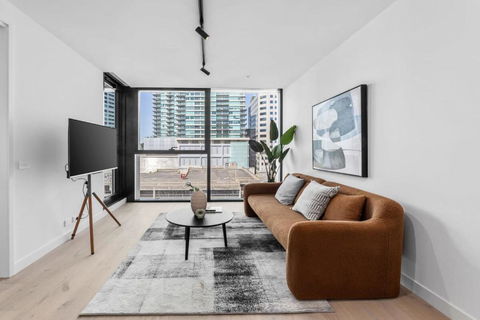 Sleek City Living: 1BR Retreat Apt CBD Wi-Fi Yoga - VIC Tourism 3