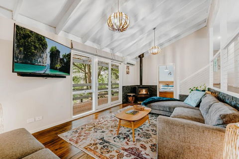 Steep Creek Retreat - VIC Tourism 0