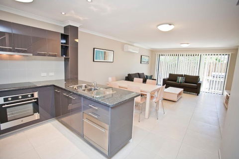 Stonewood Villas - VIC Tourism 0