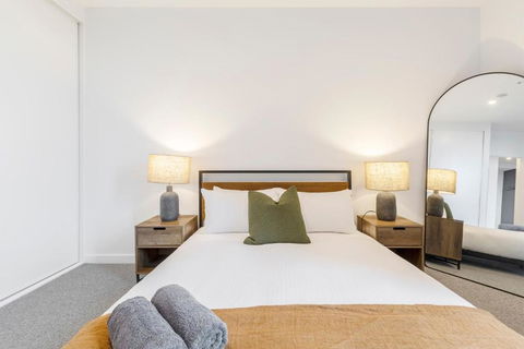 Stylish 1 Bedroom 1 Bathroom Apartment - VIC Tourism 2