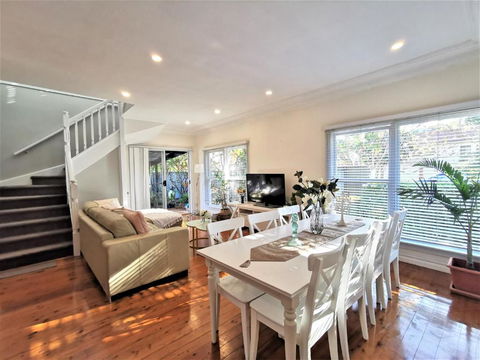 Sydney Meets Miranda, Comfy 4 Bedrooms Corner House - VIC Tourism 2