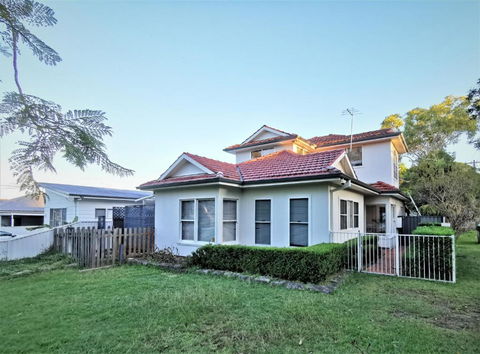 Sydney Meets Miranda, Comfy 4 Bedrooms Corner House - VIC Tourism 1