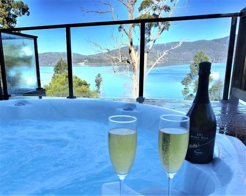 The Beach House- Private Jacuzzi And Wood Fire! - VIC Tourism 0