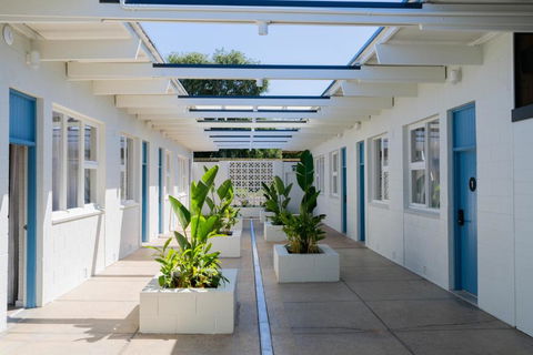 The Clovercrest Hotel Motel - VIC Tourism 1