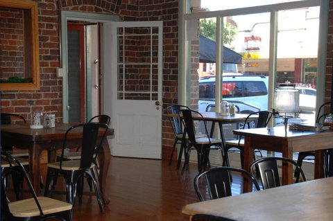 THE FED AND BED TEMORA - VIC Tourism 3