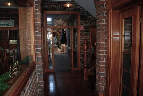 THE FED AND BED TEMORA - VIC Tourism 0