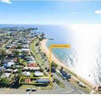 Beachside Queenslander - VIC Tourism