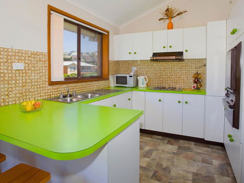 Beachside Retreat - VIC Tourism 1