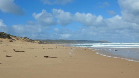 Beachwalk Cottage - VIC Tourism 1