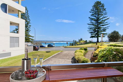 Beauty At The Beach - Modern Beachfront Apartment - VIC Tourism 0