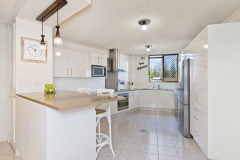 Beauty At The Beach - Modern Beachfront Apartment - VIC Tourism 2