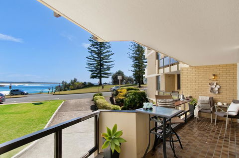 Beauty At The Beach - Modern Beachfront Apartment - VIC Tourism 1