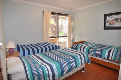 BEECHWOOD - SURF SIDE - VIC Tourism 3