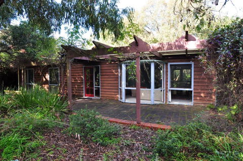 BEECHWOOD - SURF SIDE - VIC Tourism 0