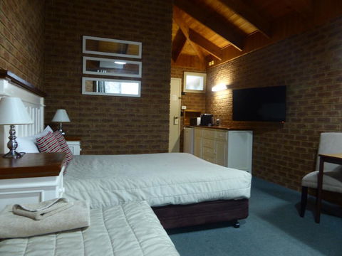 Beechworth Carriage Motor Inn - VIC Tourism 2