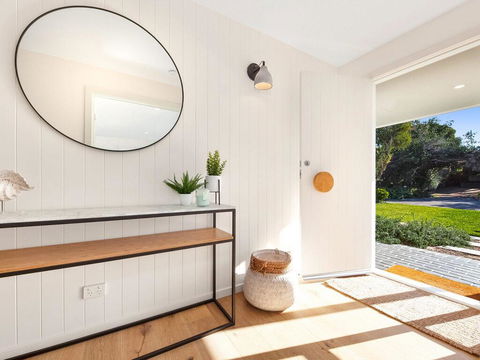 Bella Casa - Luxury Boutique Holiday Home With Heated Pool! - VIC Tourism 1