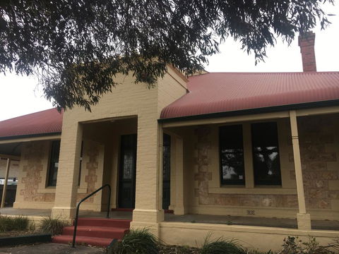 BELMONT 11 Bedroom Home In The Heart Of Victor Harbor - VIC Tourism 1