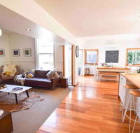 Best Location in Hobart Luxury 4 bedroom with stunning views - VIC Tourism