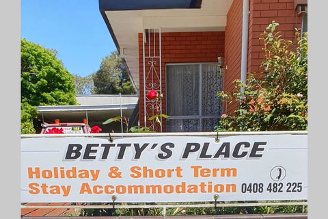 Betty's Place - VIC Tourism 0