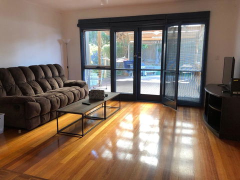 Big Room 12km To City Near Boxhill, Melbourne - VIC Tourism 1