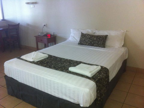 Black Nugget Hotel Motel - VIC Tourism 1