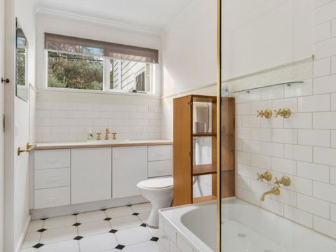 Blairgowrie Hamptons Style - VIC Tourism 1