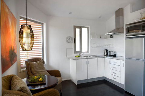 Blue Cliffs Retreat - VIC Tourism 2