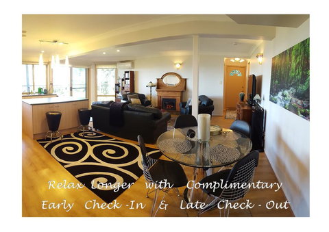 Blue With A View - VIC Tourism 0