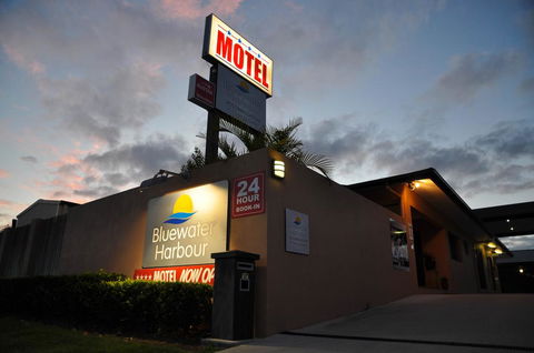 Bluewater Harbour Motel - VIC Tourism 0