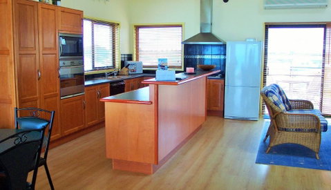 Boathouse Holiday House - VIC Tourism 1