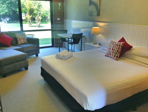 Bogong View Motor Inn - VIC Tourism 3