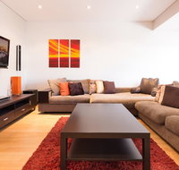 Bold modern 1 bed 10 mins from the city - VIC Tourism