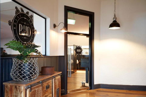 The Royal Hotel, Drouin - VIC Tourism 0